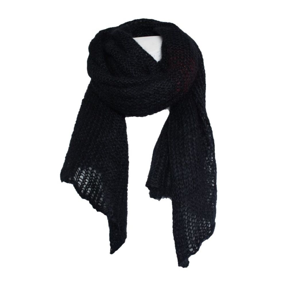 Isabel Benenato, Chunky knitted black scarf